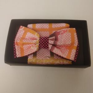 ROBERT LEWIS MEN'S BOWTIE AND POCKET SQUARE SET.